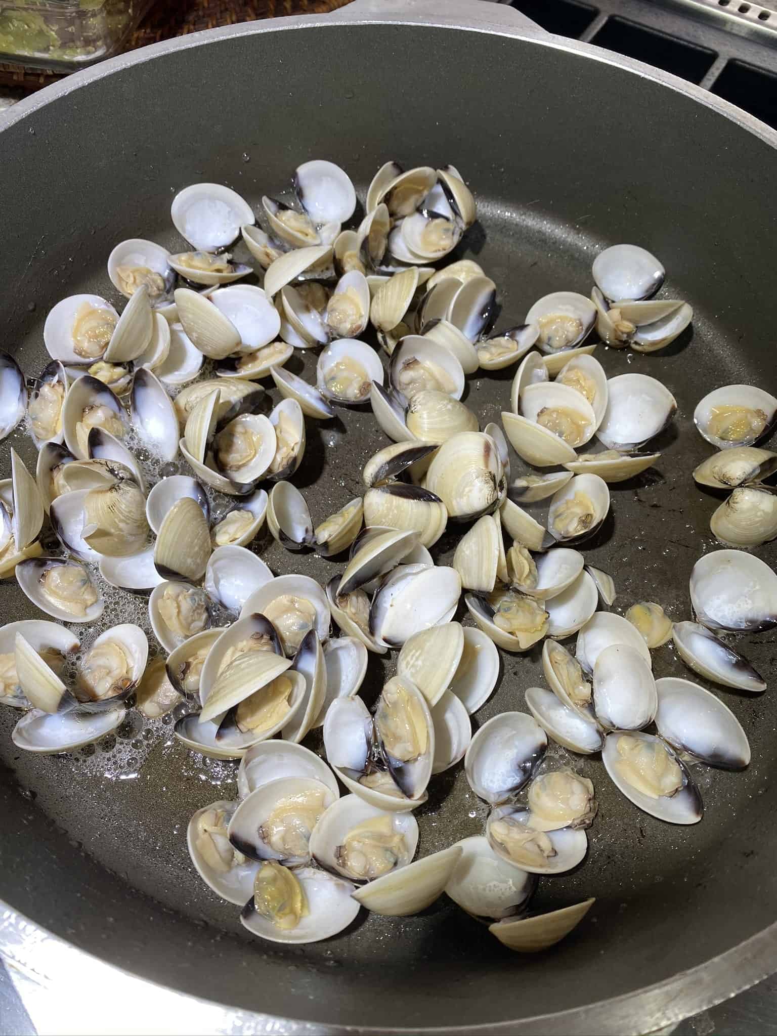 clams for surf 'n' turf